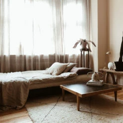 Banquette Ajustable FRESH En Pin Massif Blanc Avec Matelas Futon 140x200 16 Banquette Ajustable FRESH En Pin Massif Blanc Avec Matelas Futon 140x200 -Doublures De Lit Soldes 2024 banquette ajustable fresh en pin massif blanc avec matelas futon ambiance2