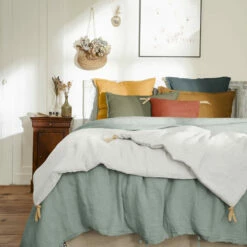 Couvre-lit à Nouettes Lin Lavé 27 Couvre-lit à Nouettes Lin Lavé -Doublures De Lit Soldes 2024 bout de lit lin blanc ambiance