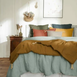 Couvre-lit à Nouettes Lin Lavé 31 Couvre-lit à Nouettes Lin Lavé -Doublures De Lit Soldes 2024 bout de lit lin marron ambiance