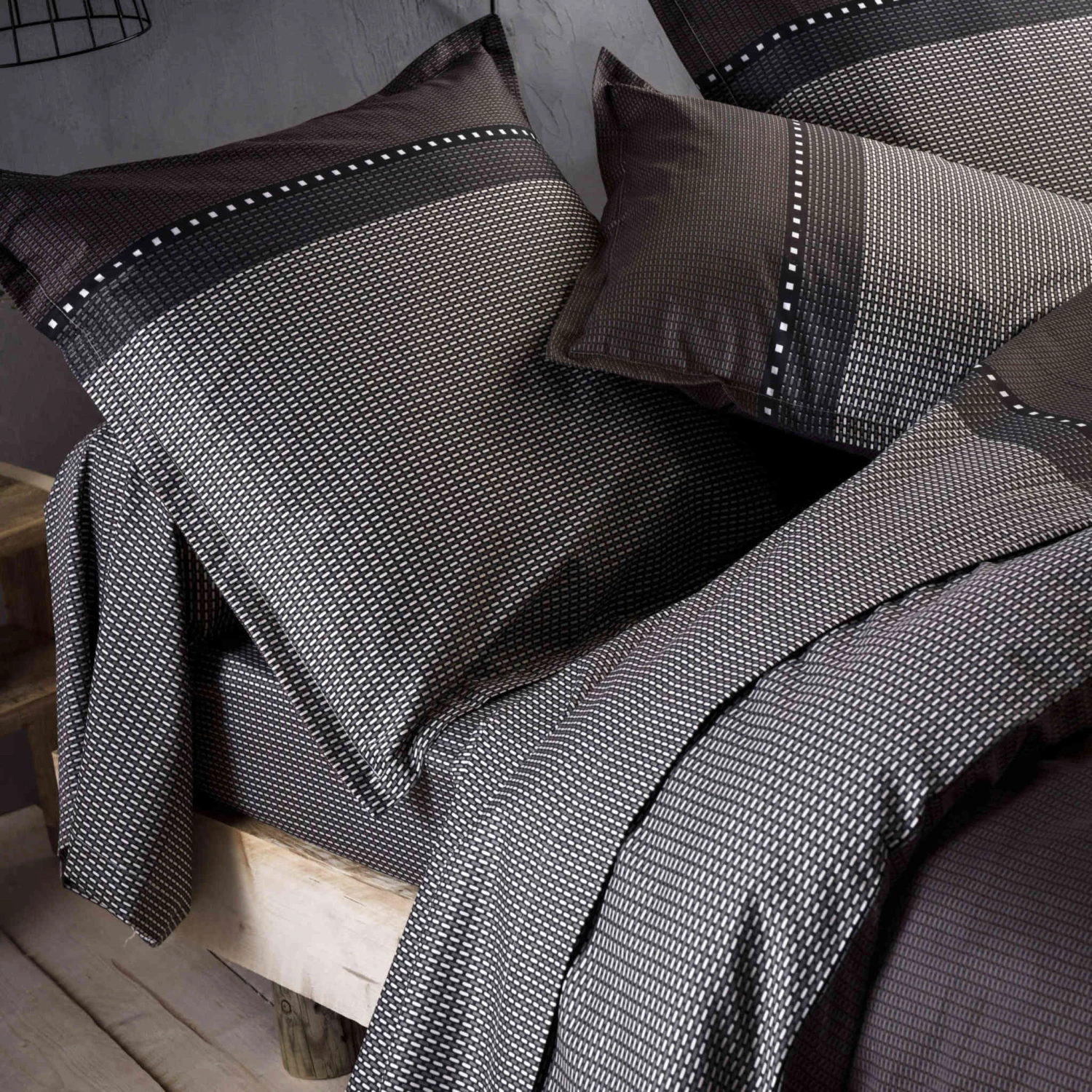 Drap Housse Satin De Coton Enzo Noir Bonnet 30 Cm - Tradilinge 4 Drap Housse Satin De Coton Enzo Noir Bonnet 30 Cm - Tradilinge – Image 2