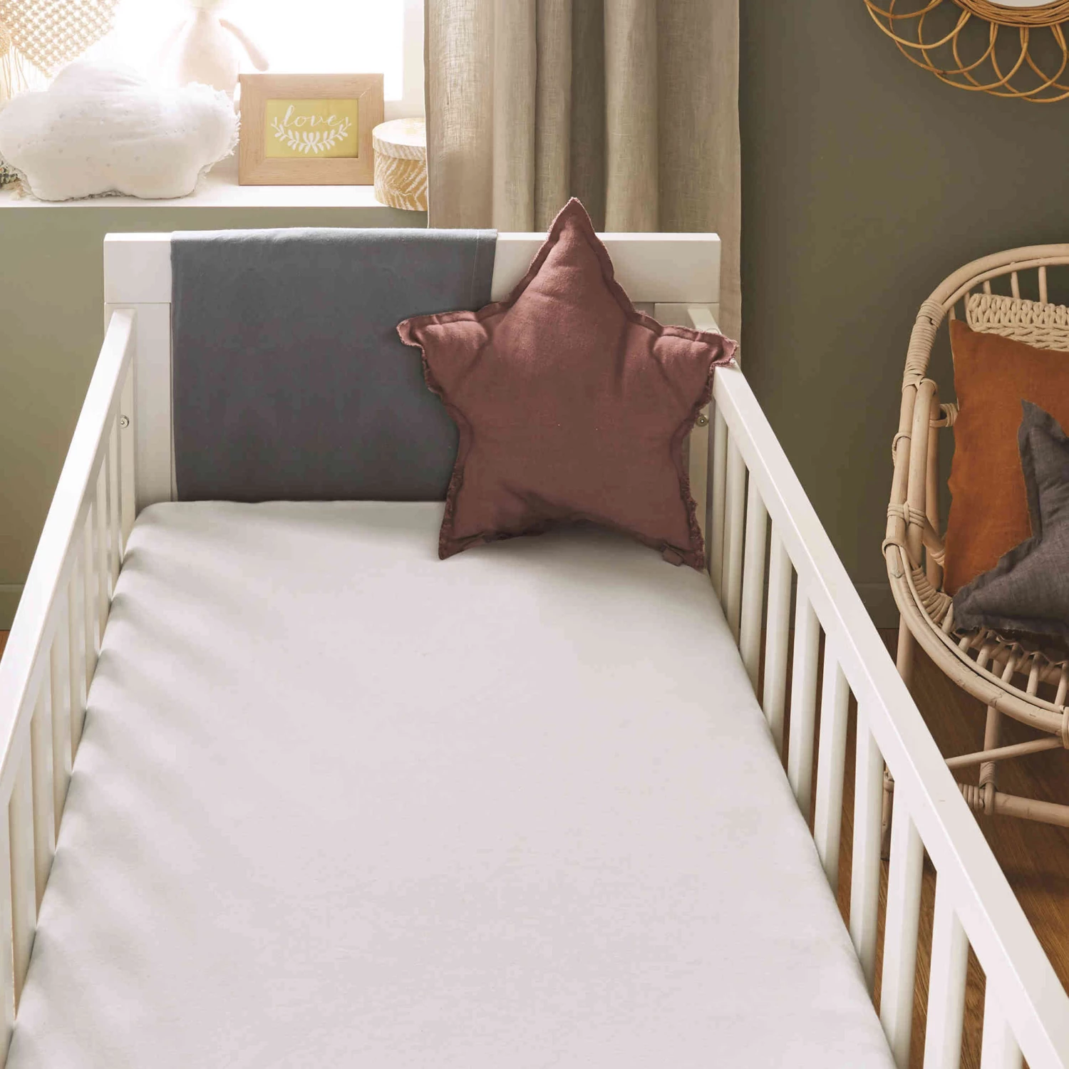 Lot De 2 Draps Housses Bébé + Alèses 2 En 1 Coton Imperméable Blanc Et Gris 6 Lot De 2 Draps Housses Bébé + Alèses 2 En 1 Coton Imperméable Blanc Et Gris – Image 4