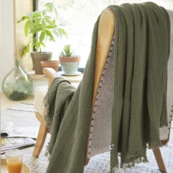 Plaid Gaze De Coton à Franges Kaki 10 Plaid Gaze De Coton à Franges Kaki -Doublures De Lit Soldes 2024 gaia kaki amb 2 plaid