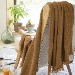 Plaid Gaze De Coton à Franges Marron 10 Plaid Gaze De Coton à Franges Marron -Doublures De Lit Soldes 2024 gaia marron amb 2 plaid