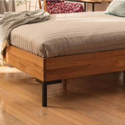 Lit En Chêne Massif Clair Avec Pieds En Métal - LT36001 13 Lit En Chêne Massif Clair Avec Pieds En Métal - LT36001 -Doublures De Lit Soldes 2024 lit abies zoom pied 2