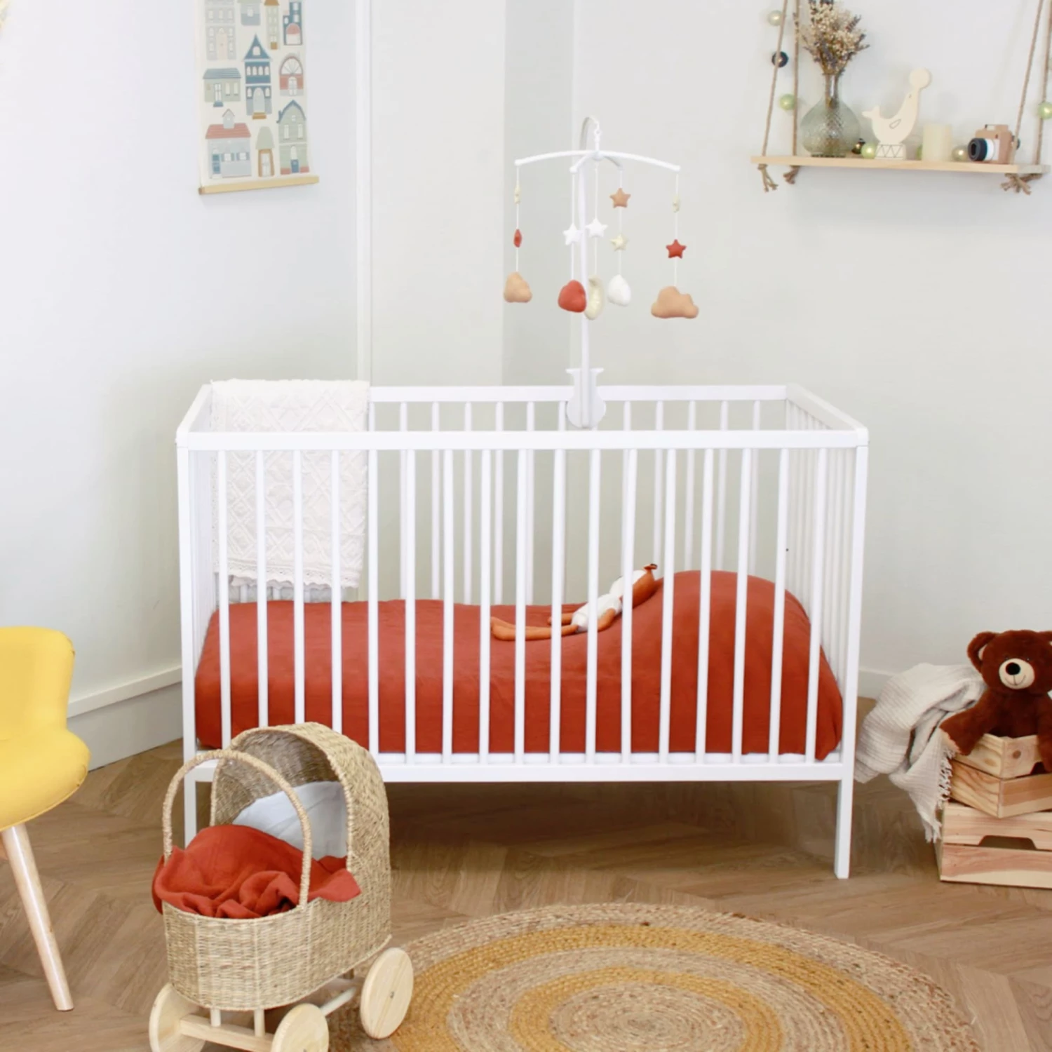 Lit Bébé à Barreaux En Bois Massif Avec Sommier Réglable En Hauteur 120x60 5 Lit Bébé à Barreaux En Bois Massif Avec Sommier Réglable En Hauteur 120x60 – Image 3