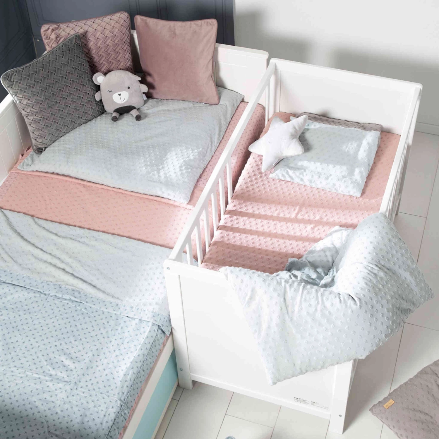 Lit Bébé D'appoint En Bois Blanc Roba 60x120 5 Lit Bébé D'appoint En Bois Blanc Roba 60x120 – Image 3