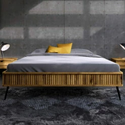 Lit En Chêne Massif Clair Avec Pieds Inclinés En Métal - LT36002 11 Lit En Chêne Massif Clair Avec Pieds Inclinés En Métal - LT36002 -Doublures De Lit Soldes 2024 lit kula face ambiance 2