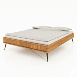 Lit En Chêne Massif Clair Avec Pieds Inclinés En Métal - LT36002 9 Lit En Chêne Massif Clair Avec Pieds Inclinés En Métal - LT36002 -Doublures De Lit Soldes 2024 lit kula profil droit fond blanc 2