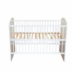 Lit Bébé En Bois Massif Avec Sommier Réglable En Hauteur 60x120 10 Lit Bébé En Bois Massif Avec Sommier Réglable En Hauteur 60x120 -Doublures De Lit Soldes 2024 lit sarah face fond blanc