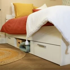 Lit Tiroirs Blanc Perle 17 Lit Tiroirs Blanc Perle -Doublures De Lit Soldes 2024 lit tiroir ambiance 4 1