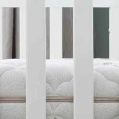 Matelas Bébé Sans Traitement Déhoussable Coton Bio 9 Matelas Bébé Sans Traitement Déhoussable Coton Bio -Doublures De Lit Soldes 2024 matelas b b sans traitement d houssable coton bio en situation 1