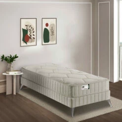 Matelas Simmons Ressorts Ensachés, Lin Et Fibres Recyclées F1rst FR.1 -Doublures De Lit Soldes 2024 matelas simmons first1 1place 3 4 ambiance