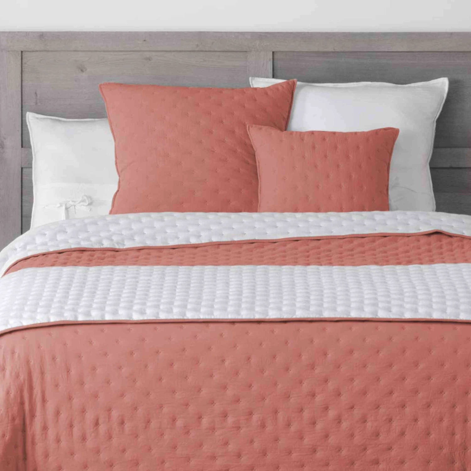 Couvre-lit Microfibre Matelassé Mellow Chic Terracotta Et Blanc 4 Couvre-lit Microfibre Matelassé Mellow Chic Terracotta Et Blanc – Image 2