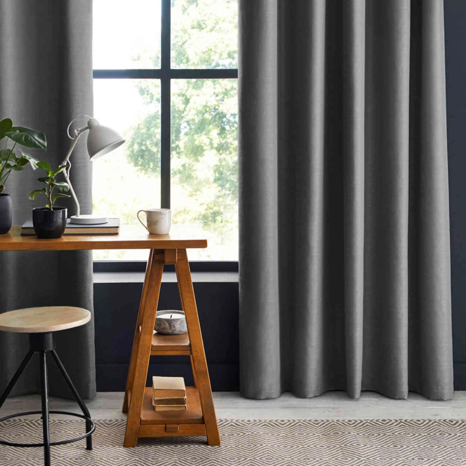 Lot De 2 Rideaux Occultants à œillets Anthracite 4 Lot De 2 Rideaux Occultants à œillets Anthracite – Image 2