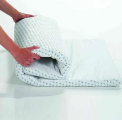 Candide Matelas De Voyage Bébé OCEAN FRIENDLY 60x120 Cm -Doublures De Lit Soldes 2024 of roul fond blanc 3