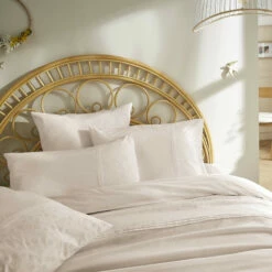 Taie D'oreiller 100% Coton Broderie Anglaise 25 Taie D'oreiller 100% Coton Broderie Anglaise -Doublures De Lit Soldes 2024 parure de lit jeanne pampa zoom