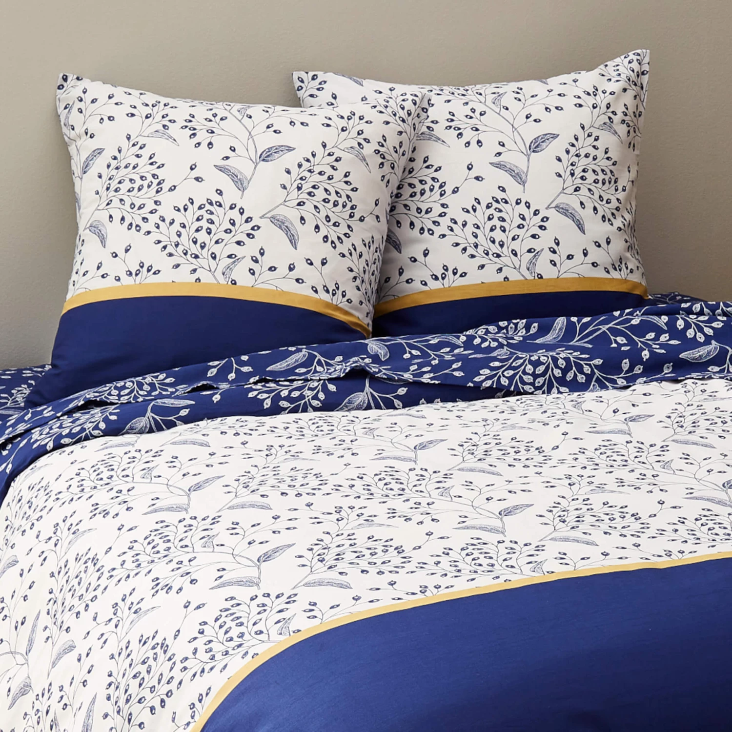 Parure De Lit Fissu 4 Parure De Lit Fissu – Image 2