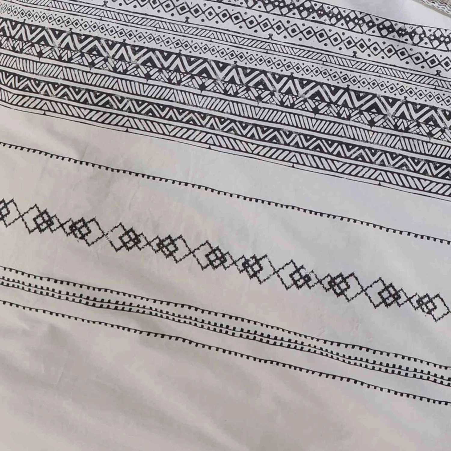 Parure De Lit Inaya 4 Parure De Lit Inaya – Image 2