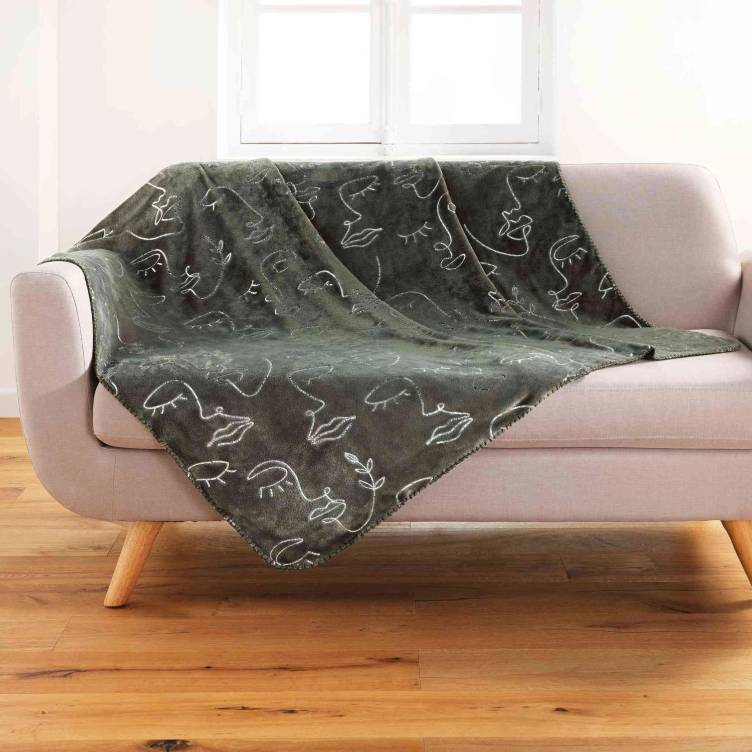 Plaid Flanelle Imprimé Métallisé Arty Line 125x150 Cm 6 Plaid Flanelle Imprimé Métallisé Arty Line 125x150 Cm – Image 4