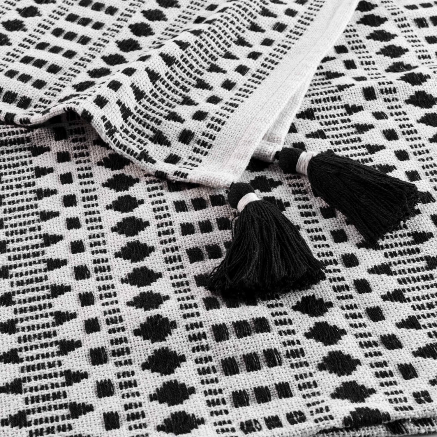 Plaid à Franges En Coton Tissia 125x150 Cm 5 Plaid à Franges En Coton Tissia 125x150 Cm – Image 3