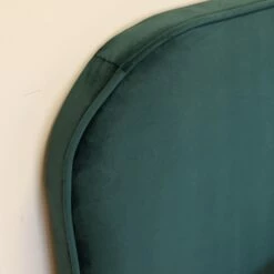 Tête De Lit MARSELLA En Velours - Terre De Nuit -Doublures De Lit Soldes 2024 tete de lit marsella vert zoom matiere