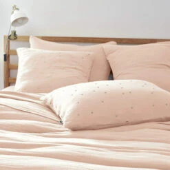 Taie D'oreiller à Pois Brodés Double Gaze De Coton Rose 8 Taie D'oreiller à Pois Brodés Double Gaze De Coton Rose -Doublures De Lit Soldes 2024 to chic rose ambiance