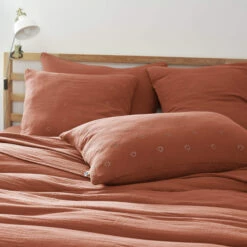Taie D'oreiller Brodée Double Gaze De Coton Orange Terracotta -Doublures De Lit Soldes 2024 to boho orange terra ambiance