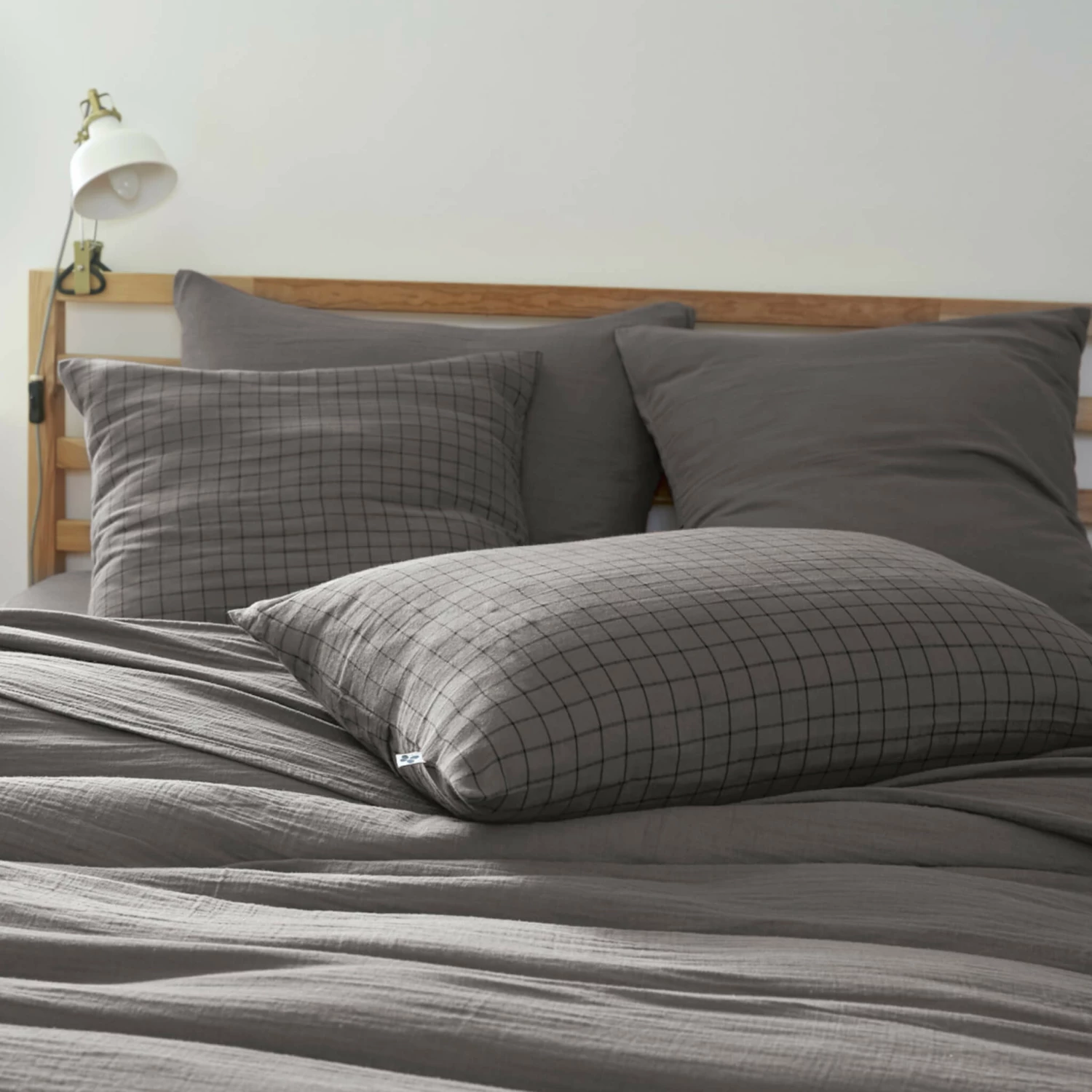 Taie D'oreiller à Carreaux Double Gaze De Coton Anthracite 4 Taie D'oreiller à Carreaux Double Gaze De Coton Anthracite – Image 2
