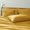 Taie D'oreiller à Carreaux Double Gaze De Coton Jaune 1 Taie D'oreiller à Carreaux Double Gaze De Coton Jaune -Doublures De Lit Soldes 2024 to mix ambiance jaunesaf 1