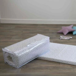Candide Matelas De Voyage Bébé étoiles 60x120 Cm 6 Candide Matelas De Voyage Bébé étoiles 60x120 Cm -Doublures De Lit Soldes 2024 voyage toile ambiance2