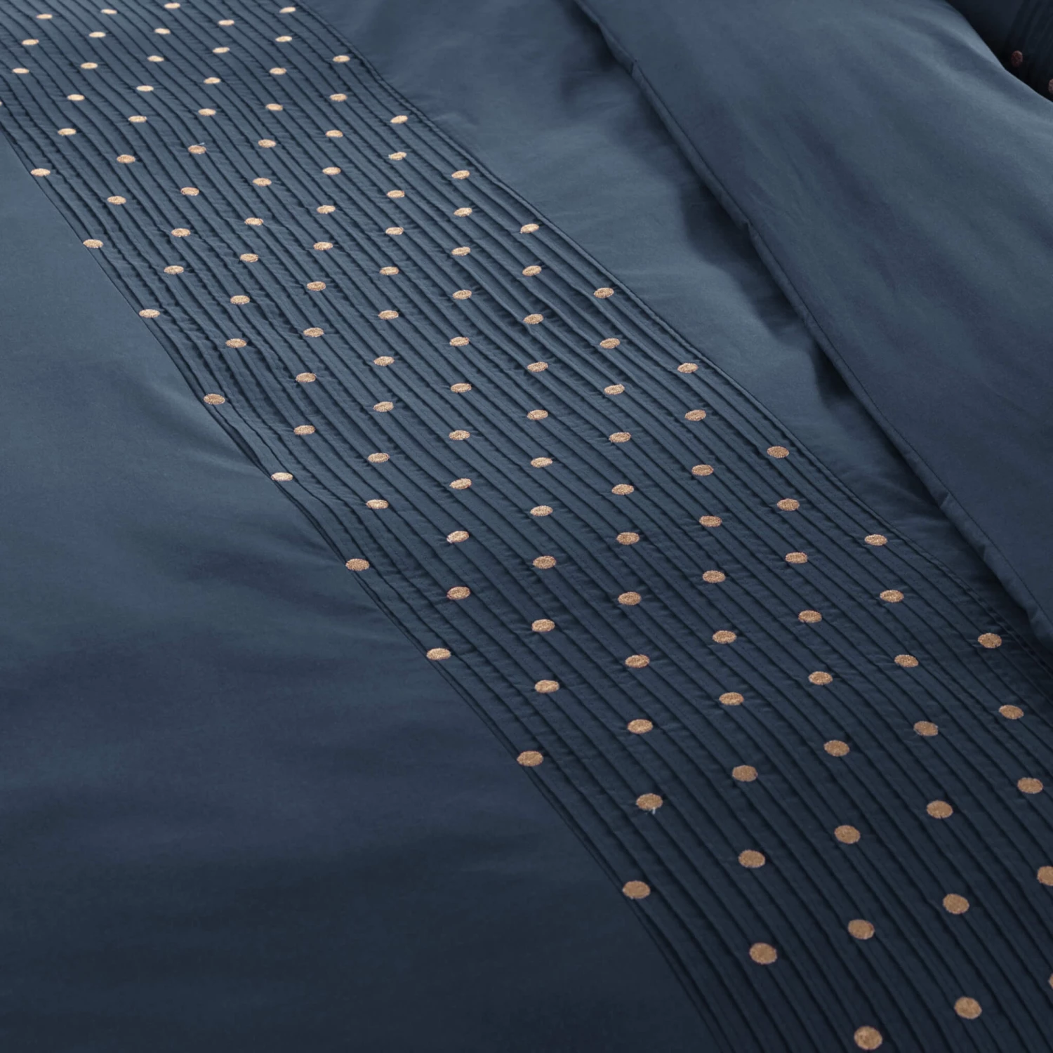 Housse De Couette Brodée Plis Religieuses Marine 5 Housse De Couette Brodée Plis Religieuses Marine – Image 3