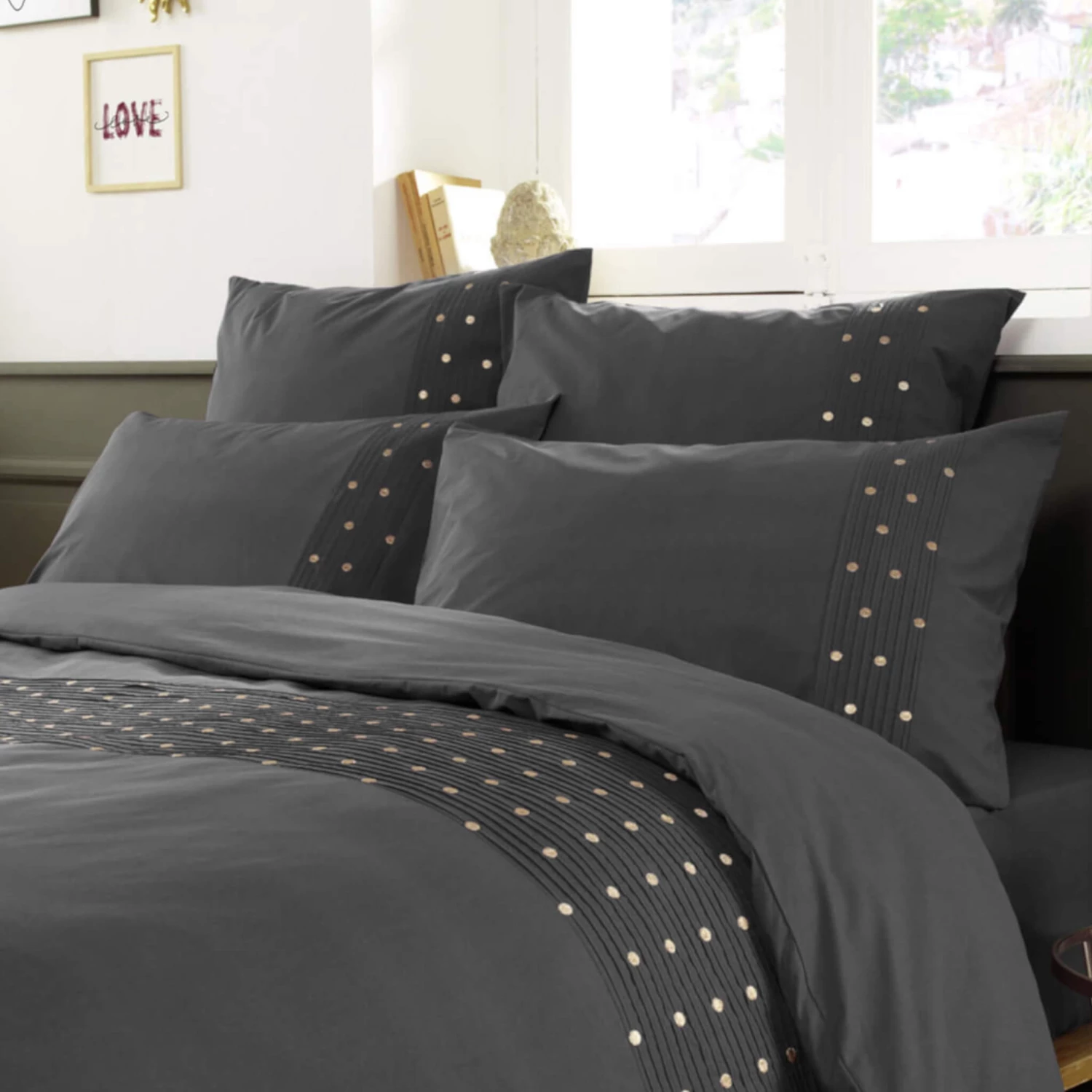 Lot De 2 Taies D'oreiller Brodées Plis Religieuses Anthracite 5 Lot De 2 Taies D'oreiller Brodées Plis Religieuses Anthracite – Image 3