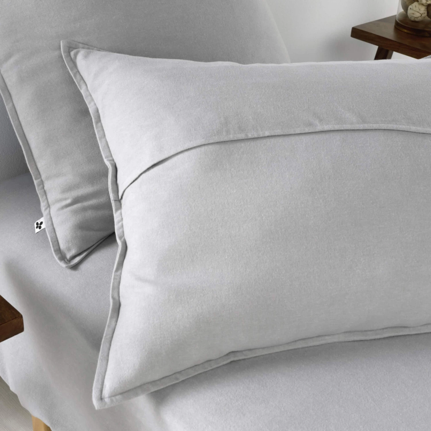 Lot De 2 Taies D'oreiller Flanelle Gris 5 Lot De 2 Taies D'oreiller Flanelle Gris – Image 3